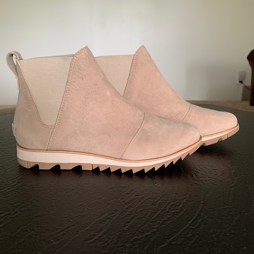 Sorel Harlow Chelsea Boots sz 7.5